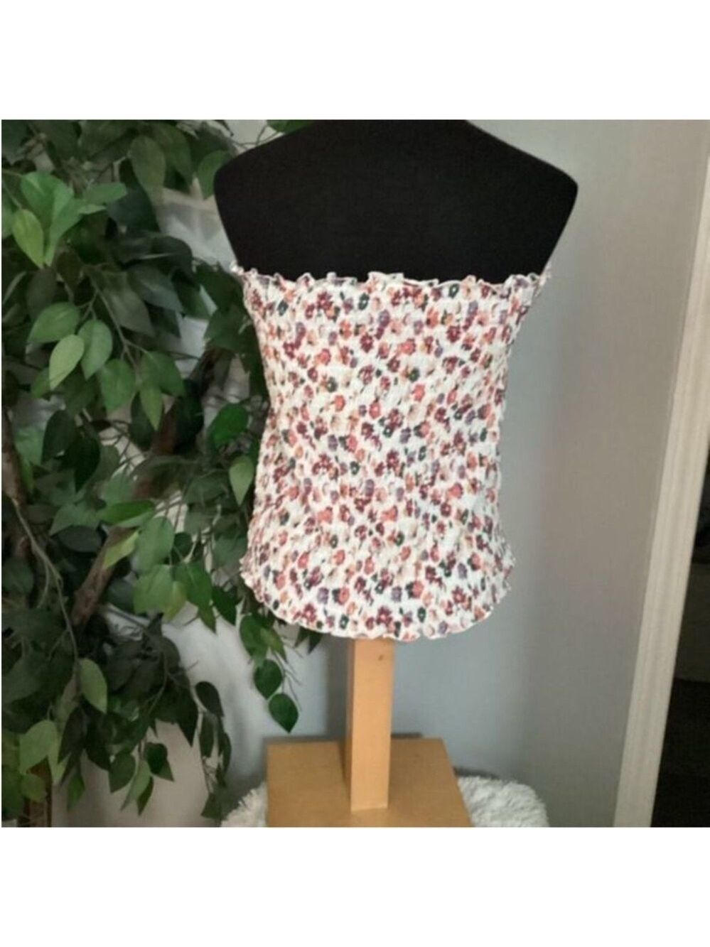 SO Smocked tube top Woman’s Juniors XXL multi colored floral pattern - Picture 3 of 13